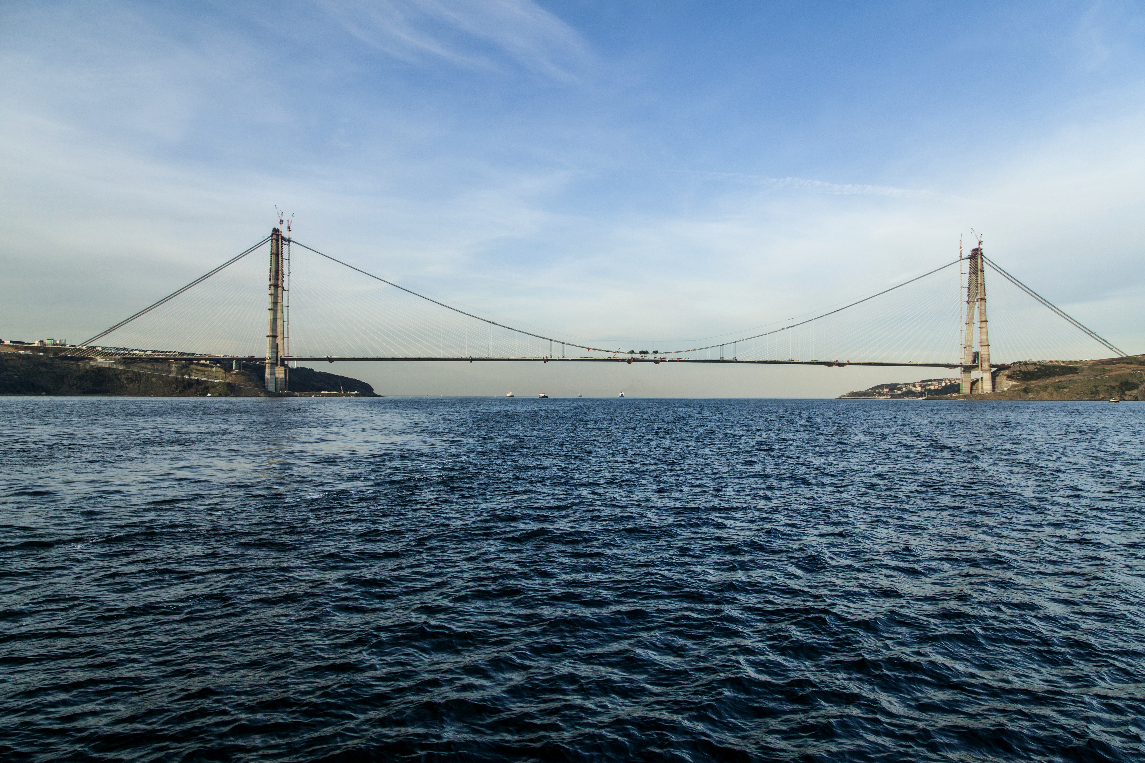 Die 3. Bosporus-Brücke – auch Yavuz-Sultan-Selim-Brücke genannt - zählt zu den bedeutsamen Referenzobjekten von Akçansa in der Türkei.